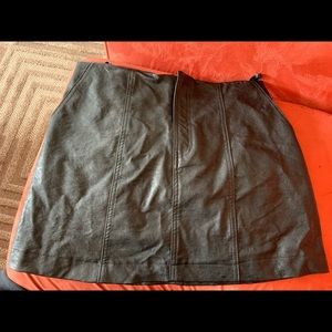 She sky pleather skirt small